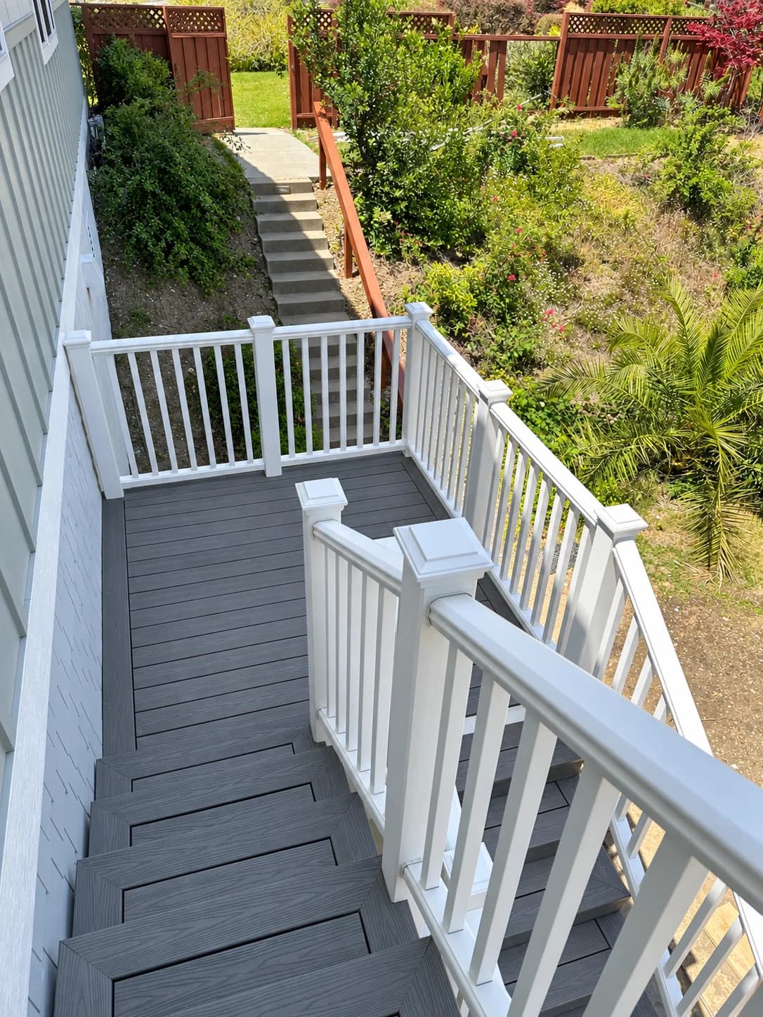 White-Rail Garden Stairs — project view 1