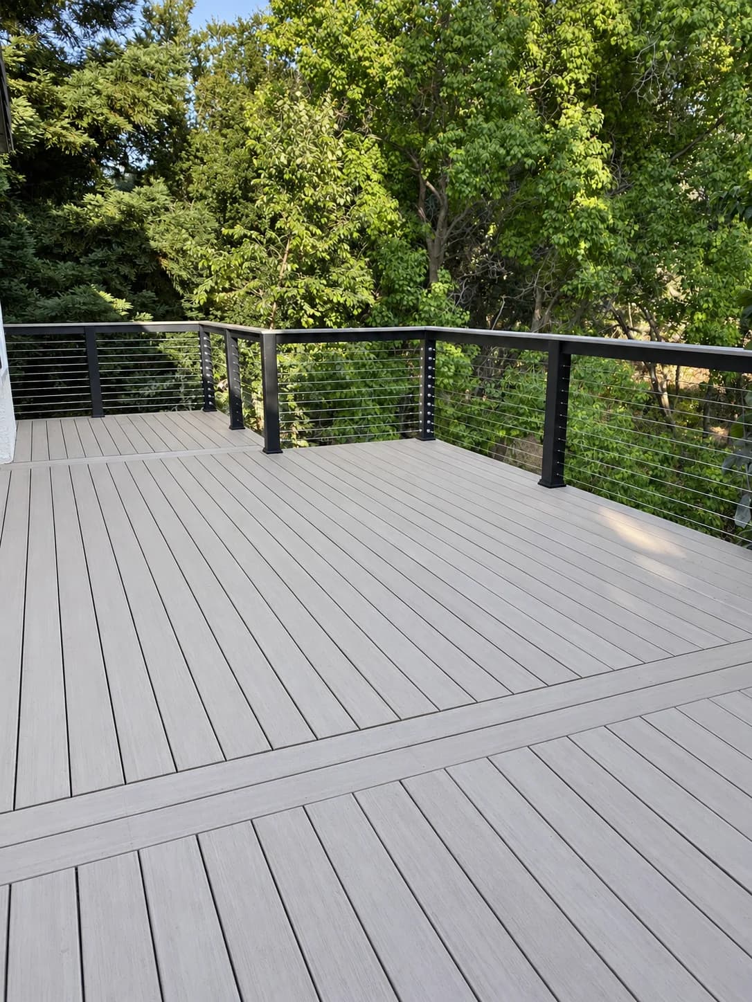 Woodland Cable-Rail Deck — project view 1